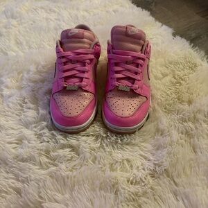 Nike Sneakers in Bright Pink